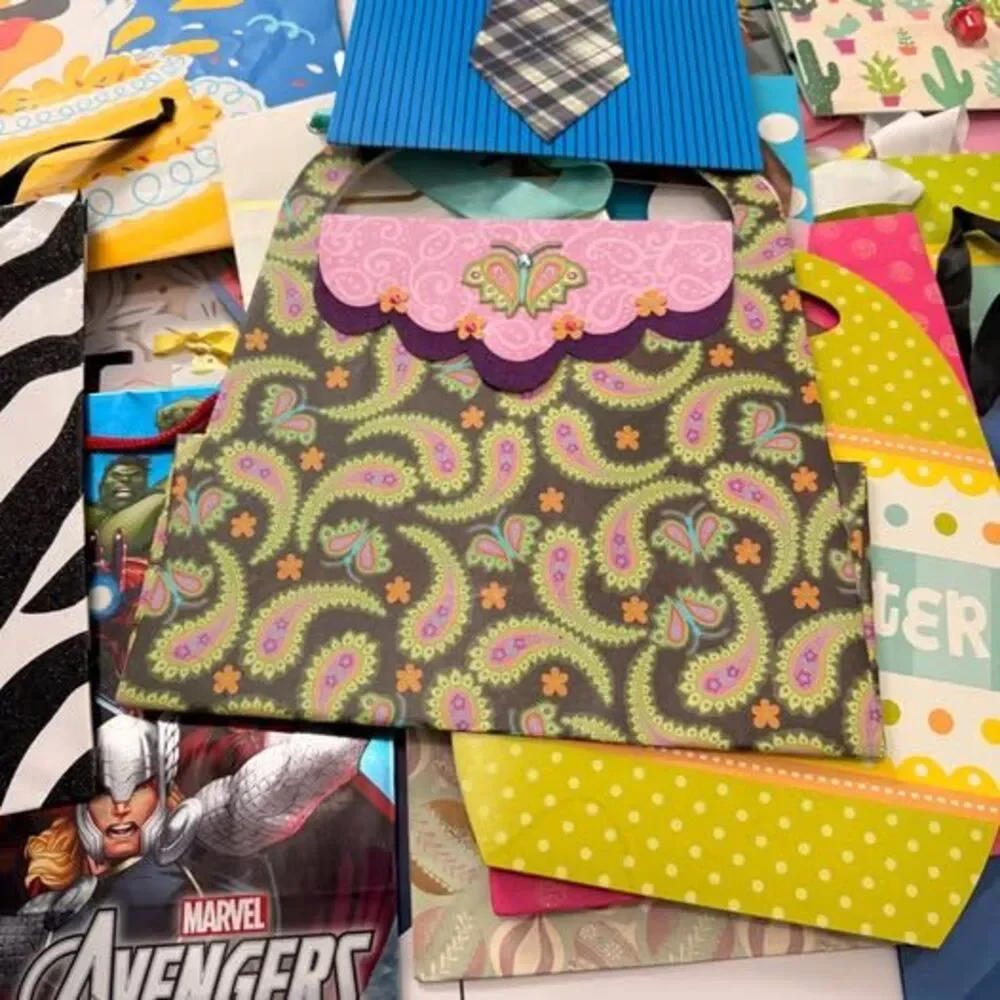 Big Lot Assorted Gift Bags Many Designs